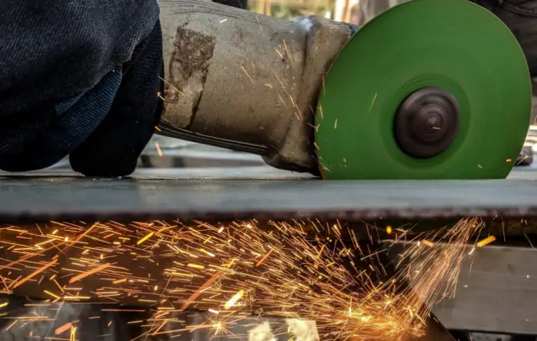 cut metal by angle grinders