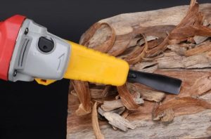Wood chisel attachment for angle grinder